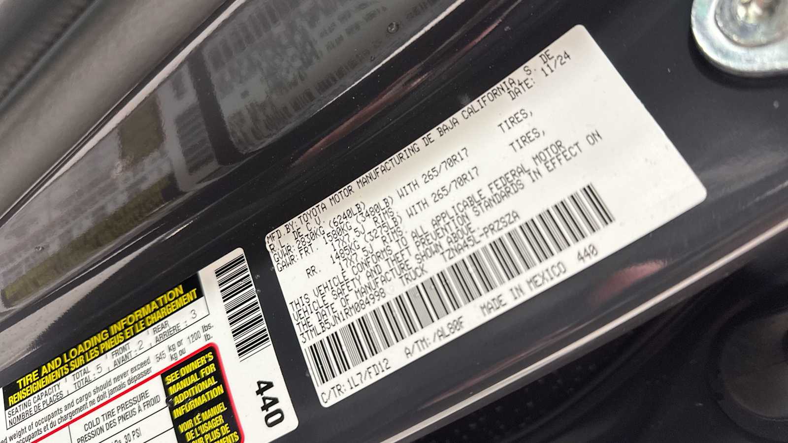 Vehicle image 11 of 32