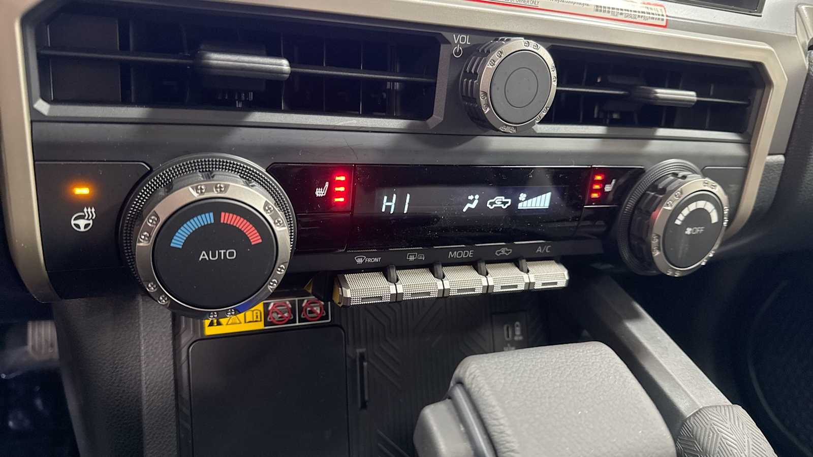 Vehicle image 21 of 32