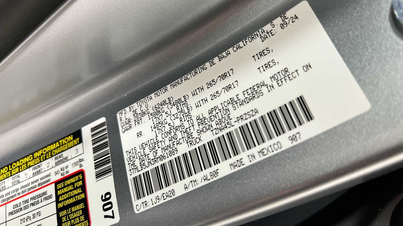 Vehicle image 11 of 32