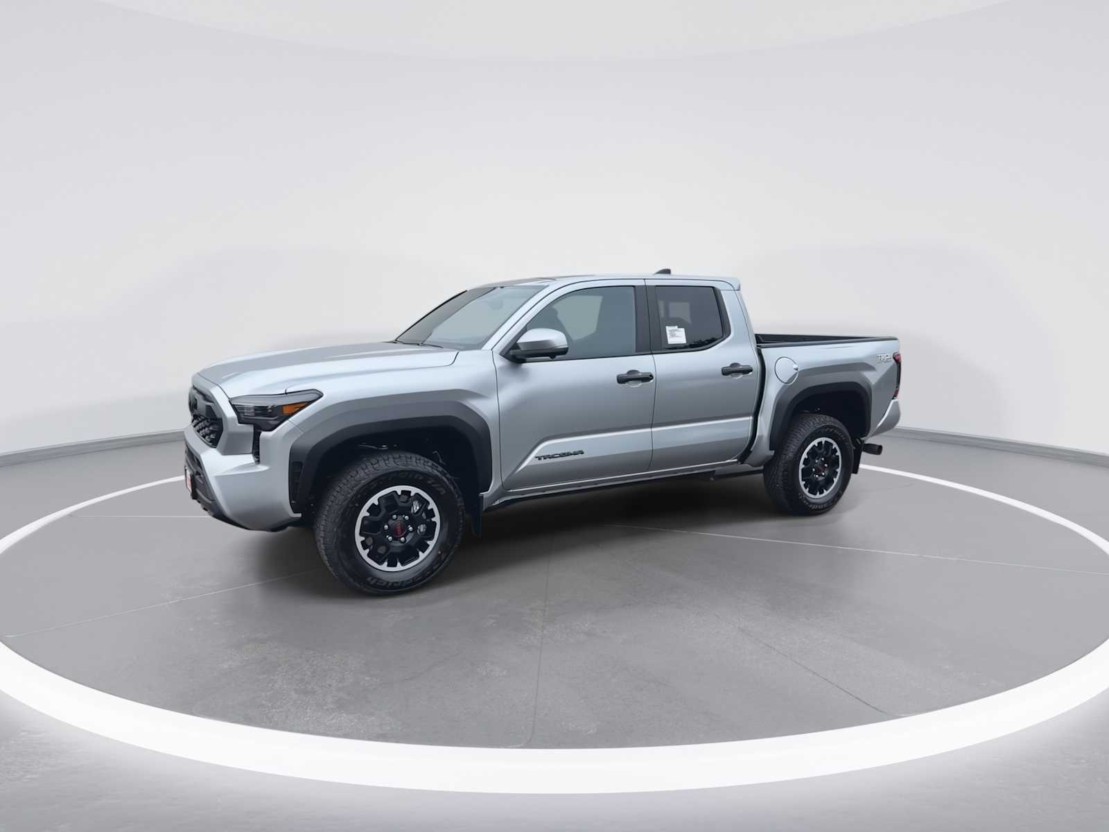 Vehicle image 4 of 32