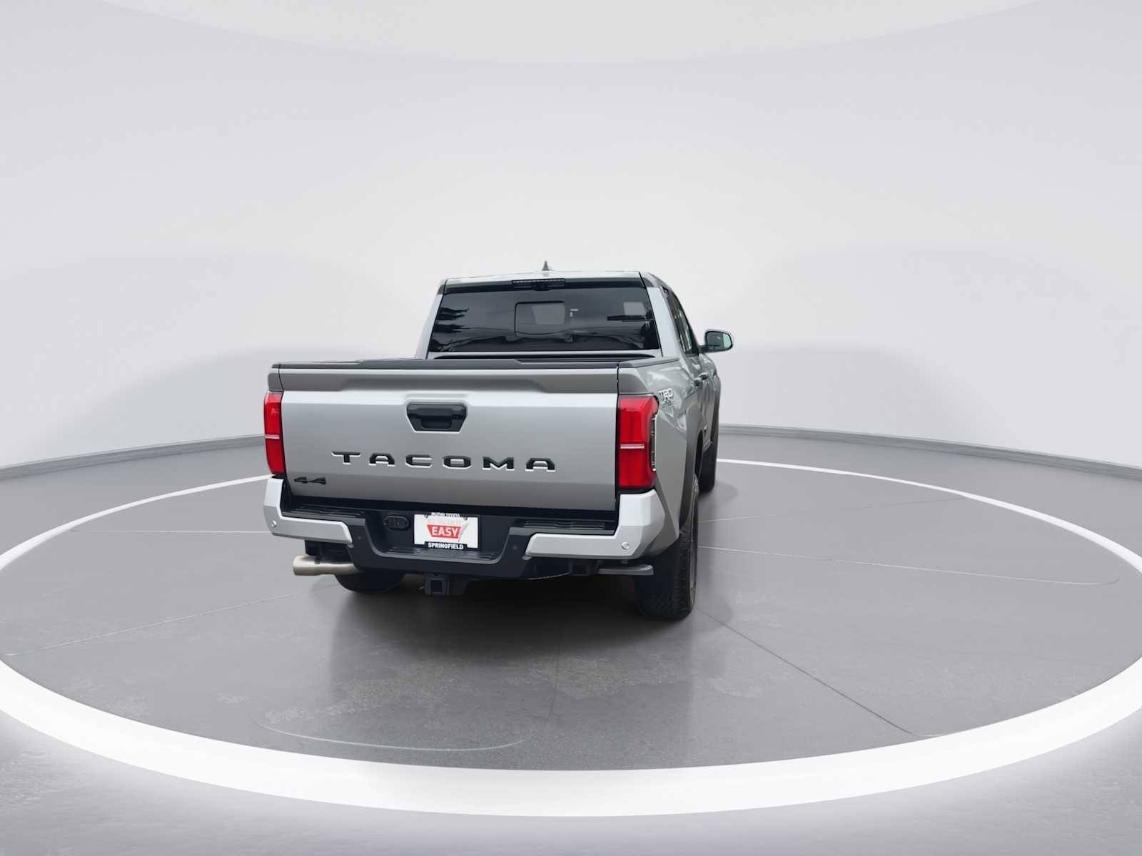 Vehicle image 7 of 32