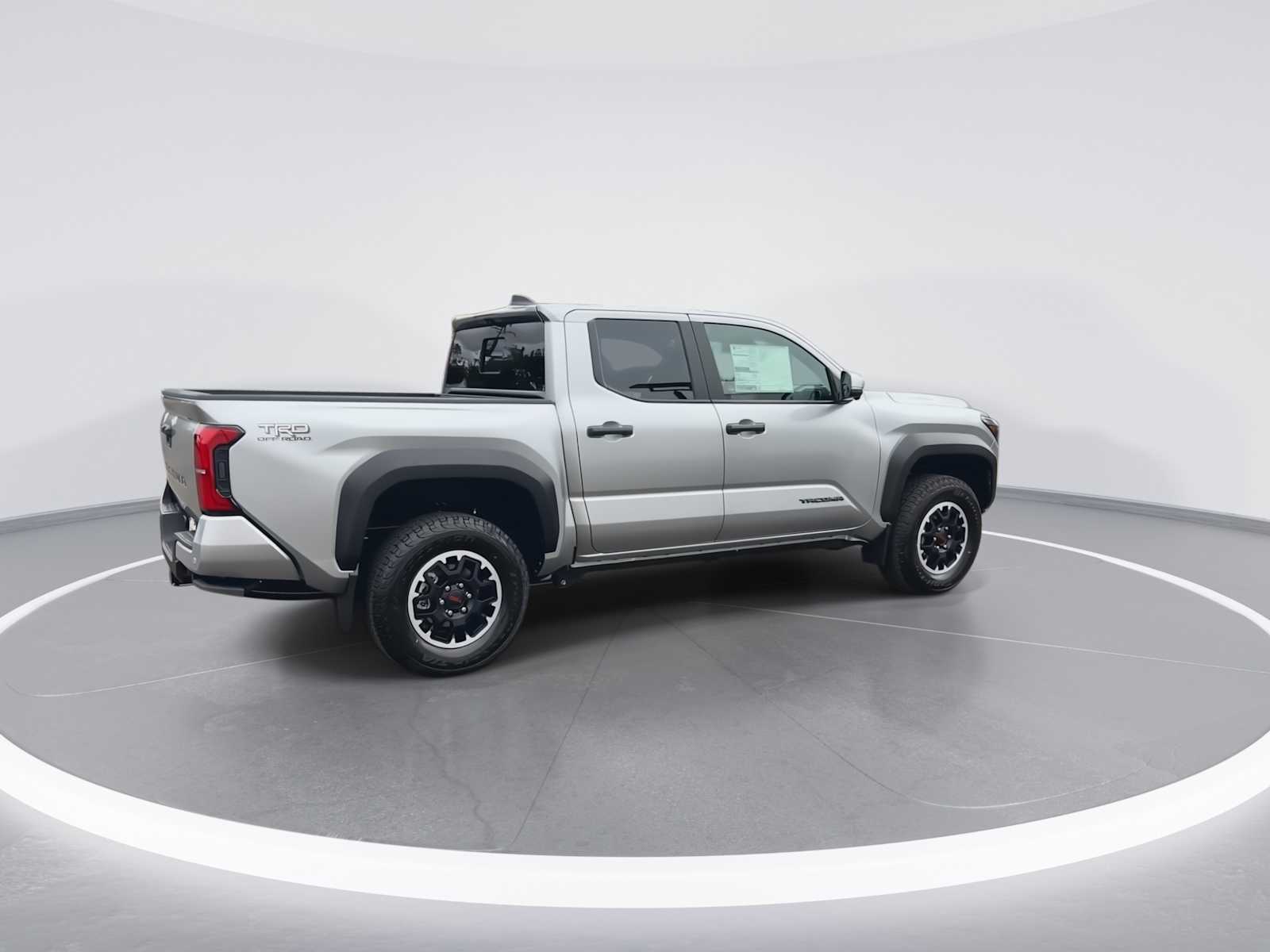 Vehicle image 8 of 32
