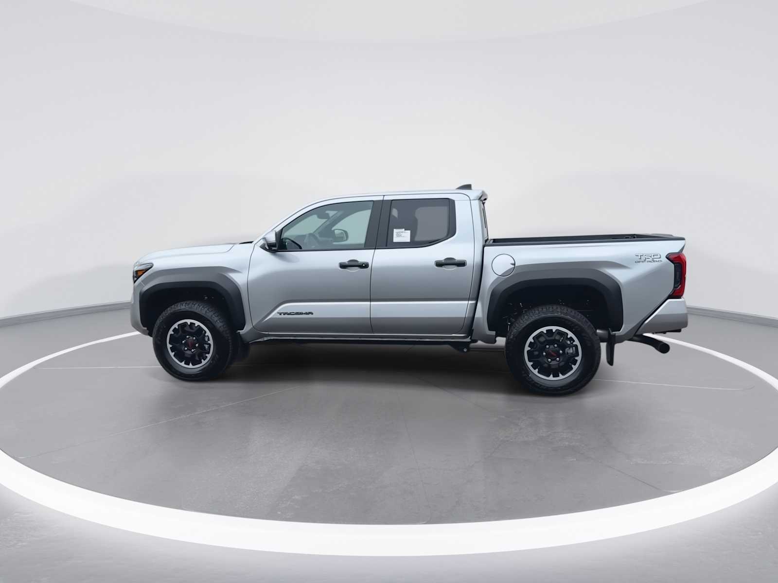 Vehicle image 5 of 32