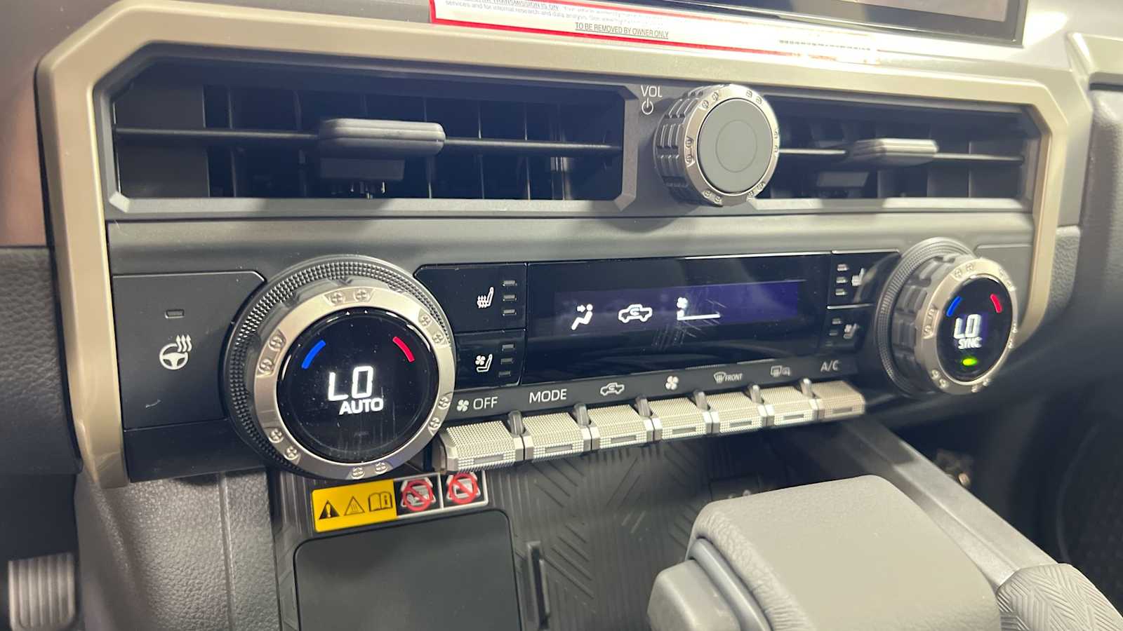 Vehicle image 21 of 32
