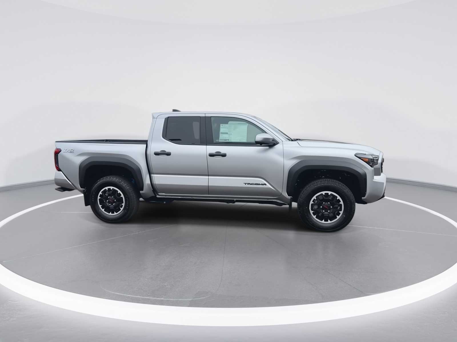 Vehicle image 9 of 32