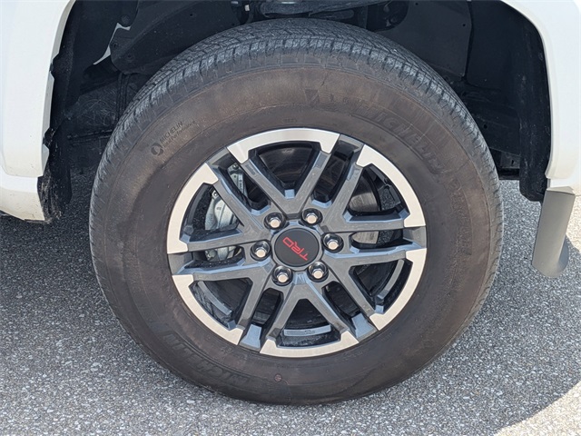 Vehicle image 10 of 34