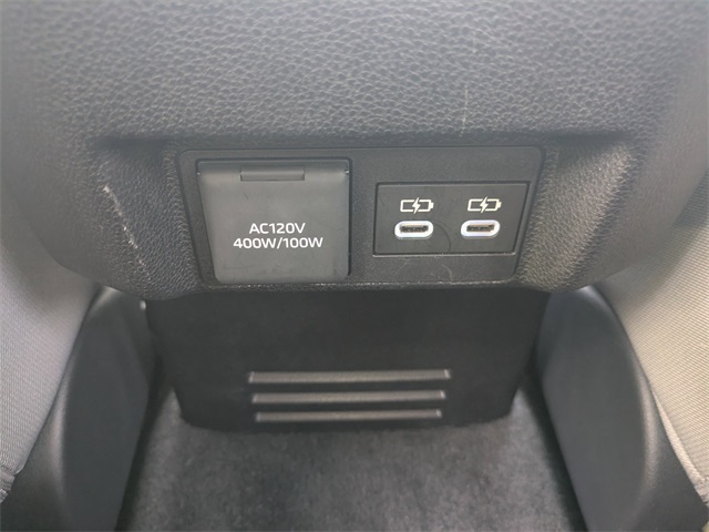 Vehicle image 31 of 34
