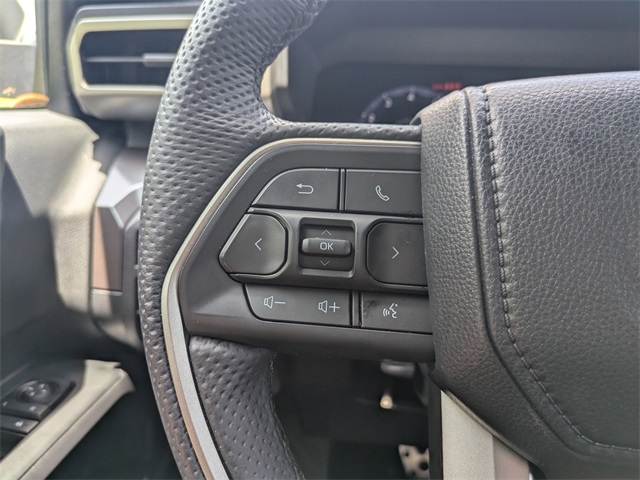 Vehicle image 26 of 34