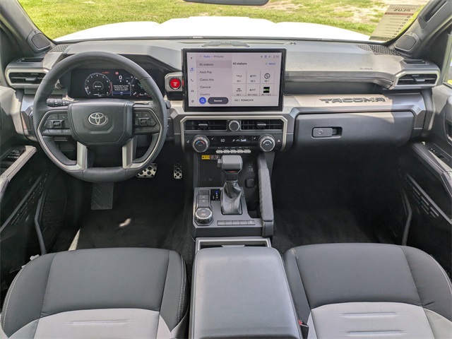 Vehicle image 13 of 34