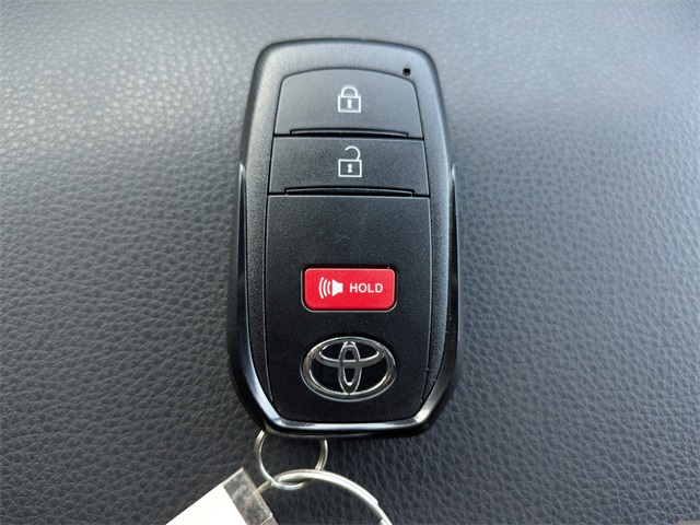 Vehicle image 24 of 34