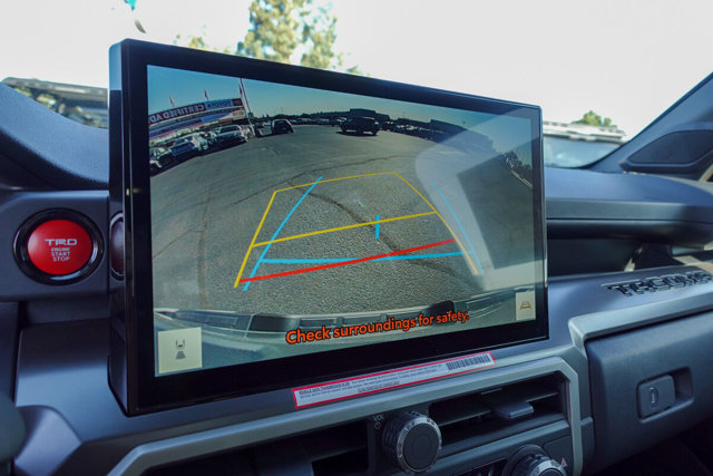 Vehicle image 23 of 25