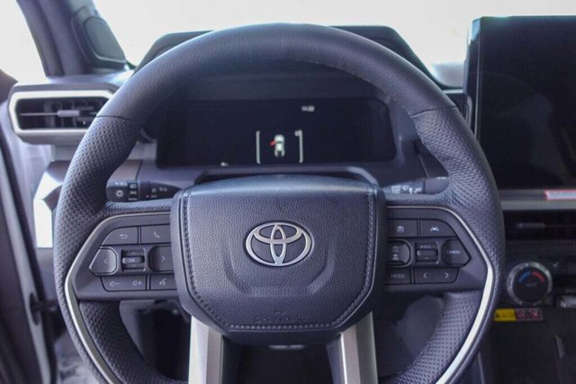 Vehicle image 12 of 25