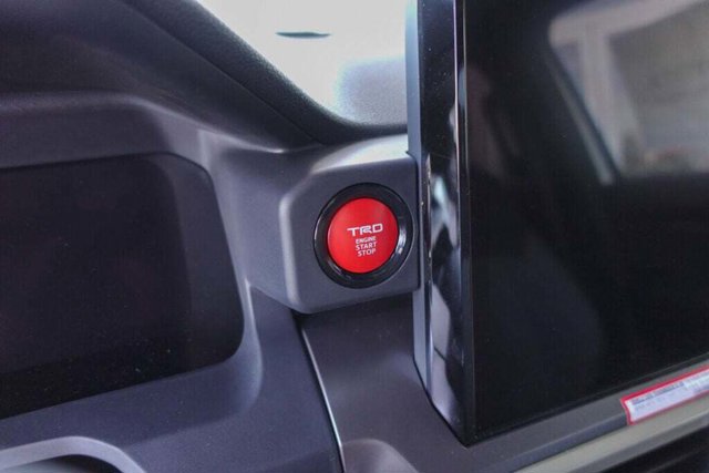 Vehicle image 19 of 25