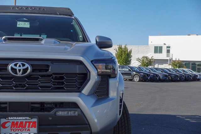 Vehicle image 3 of 25