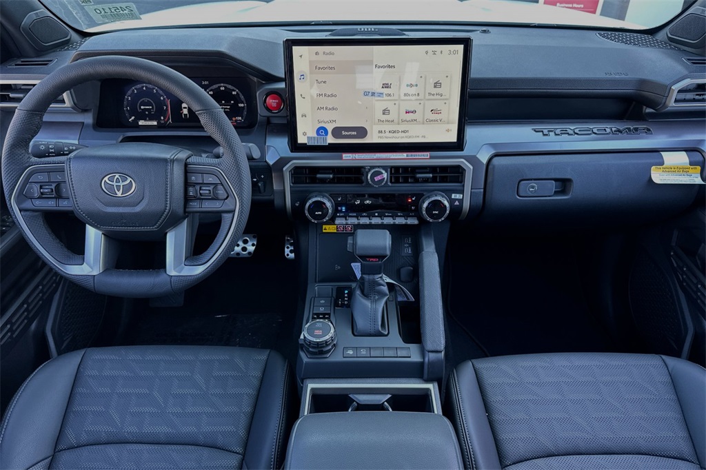 Vehicle image 10 of 23