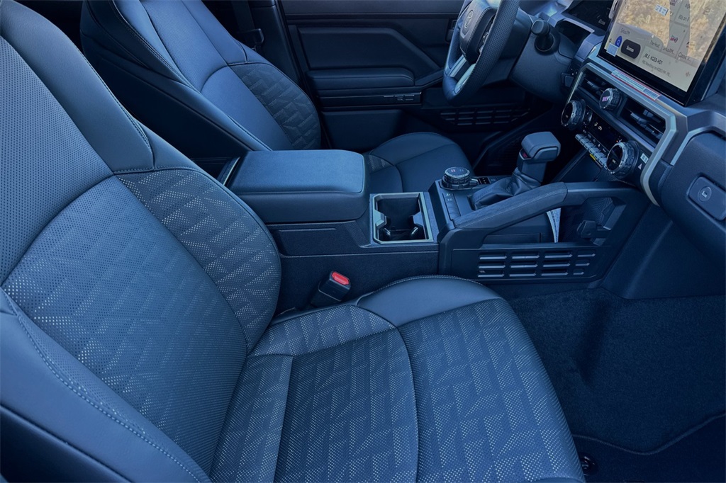 Vehicle image 12 of 23
