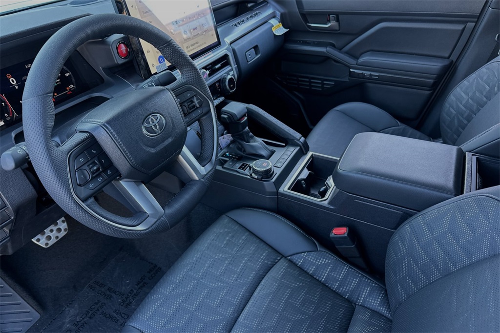 Vehicle image 7 of 23