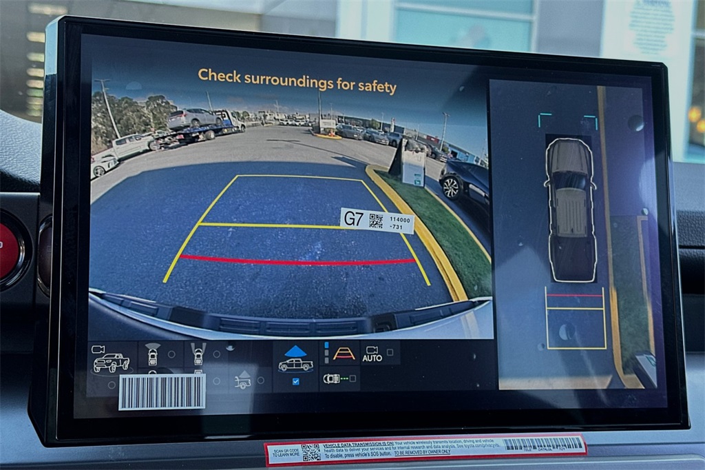 Vehicle image 15 of 23