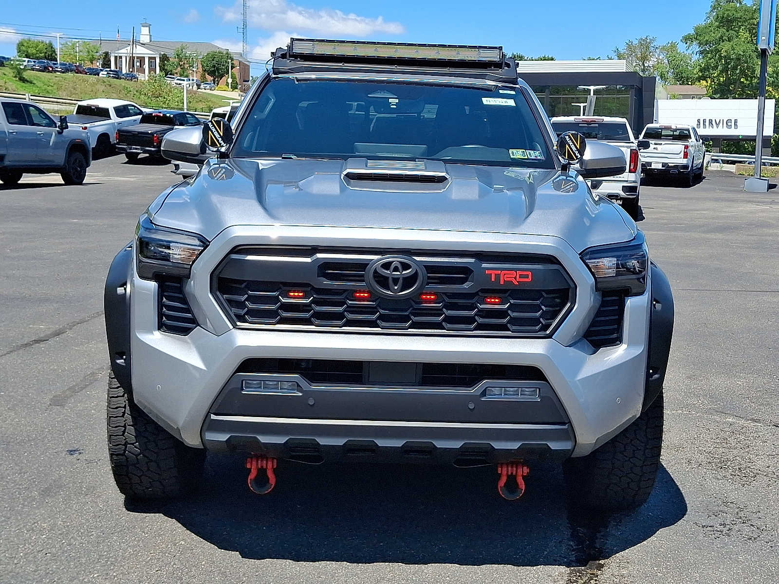 2024 Toyota Tacoma TRD Sport Image 2 of 30