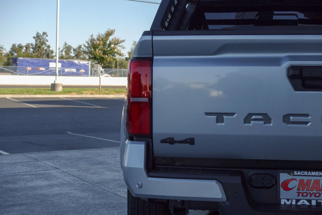 Vehicle image 7 of 21
