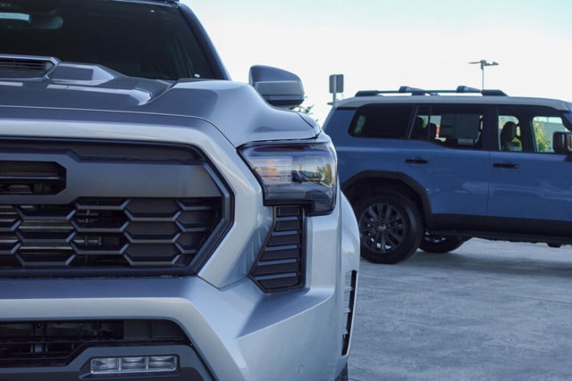 Vehicle image 3 of 21