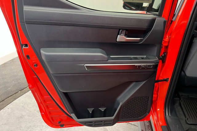 Vehicle image 18 of 24