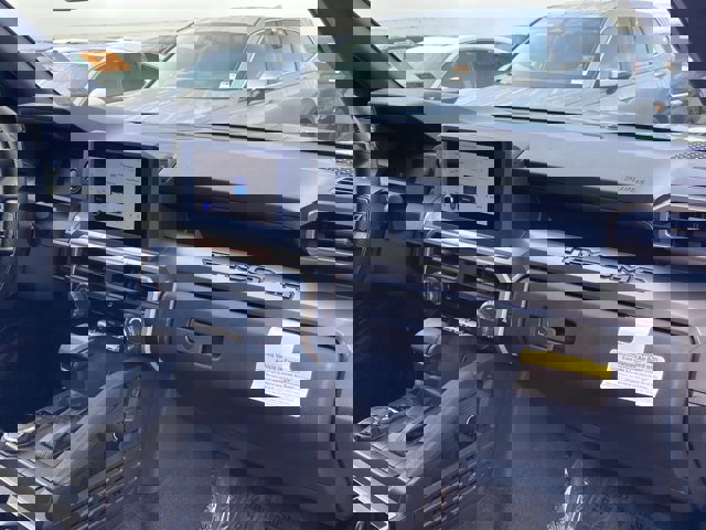 Vehicle image 12 of 28
