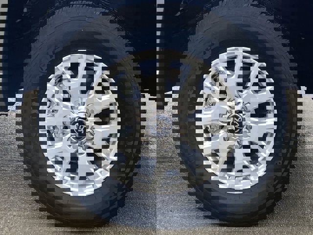 Vehicle image 9 of 28