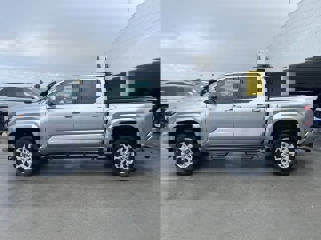 Vehicle image 2 of 28