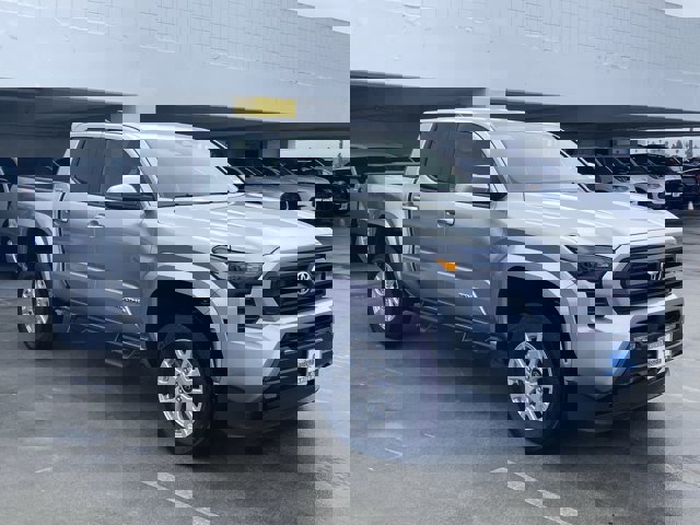 Vehicle image 6 of 28
