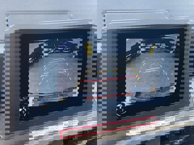 Vehicle image 22 of 28
