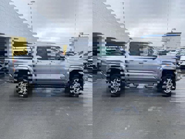Vehicle image 7 of 28