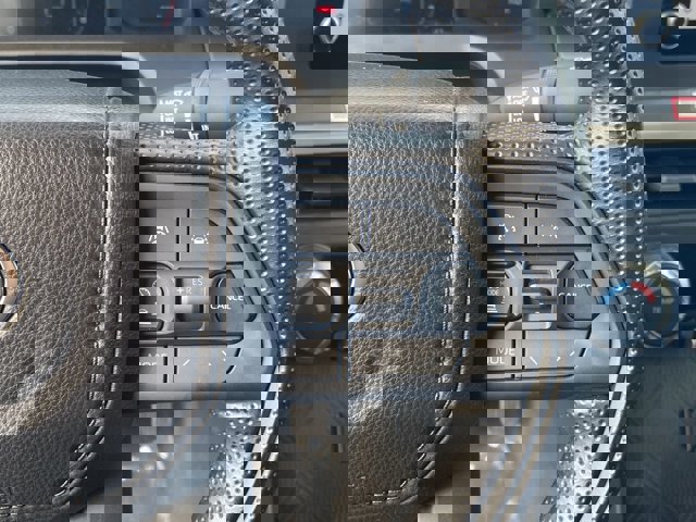 Vehicle image 19 of 28