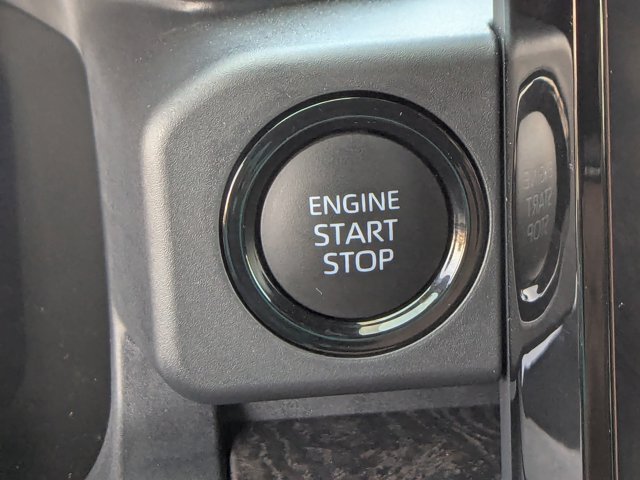 Vehicle image 28 of 34