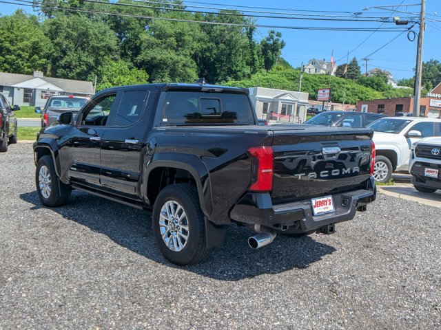 Vehicle image 8 of 34