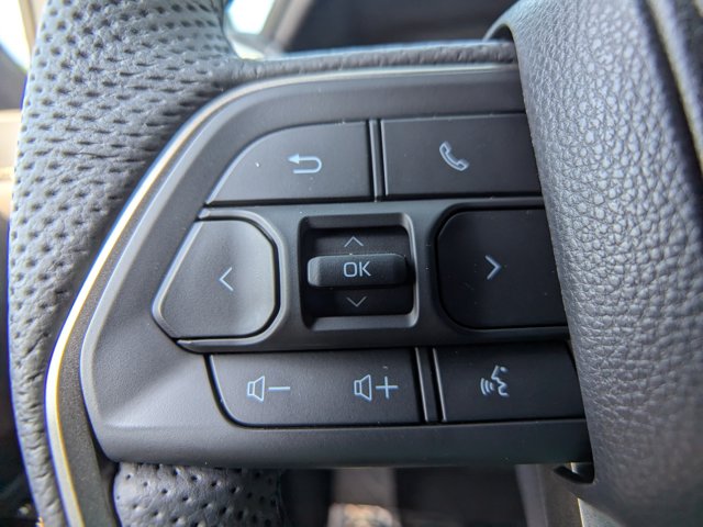 Vehicle image 19 of 34
