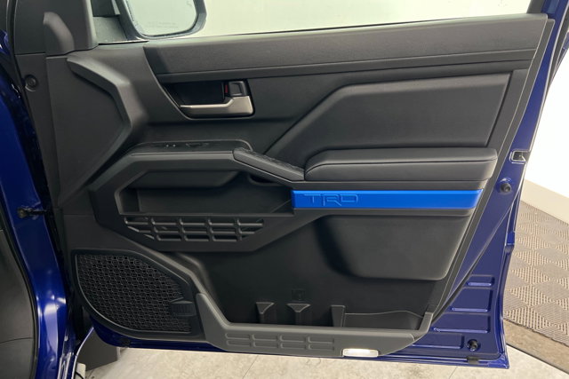 Vehicle image 22 of 24