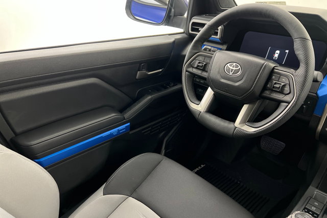 Vehicle image 11 of 24