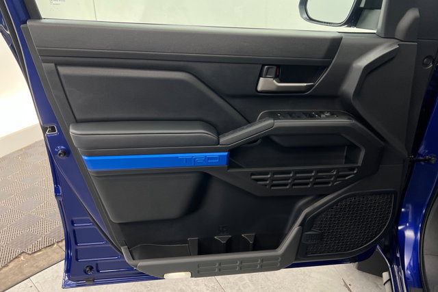 Vehicle image 14 of 24