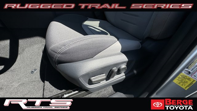 Vehicle image 16 of 26