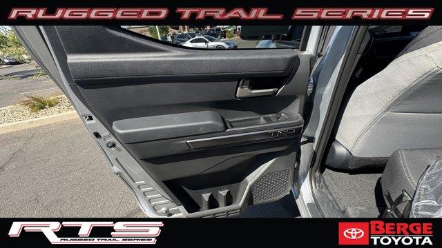 Vehicle image 11 of 26