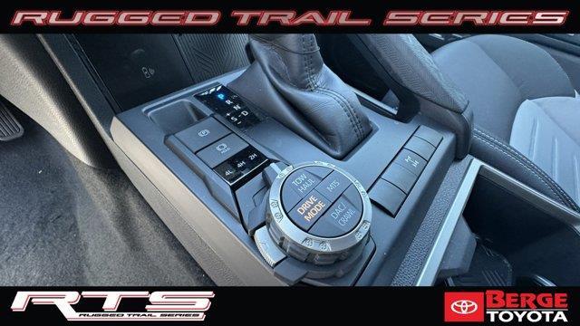Vehicle image 24 of 26