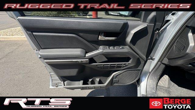 Vehicle image 15 of 26