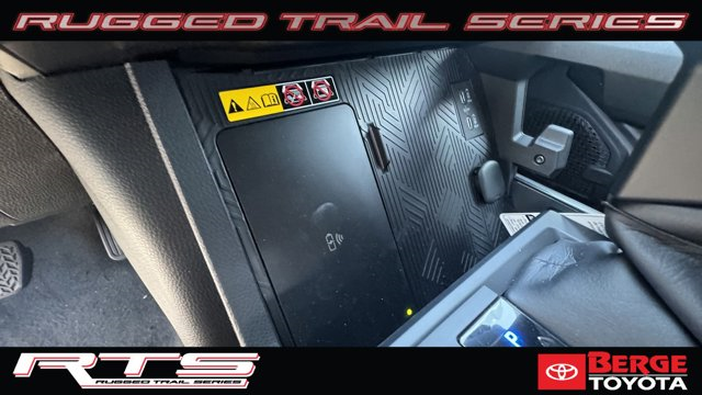 Vehicle image 23 of 26