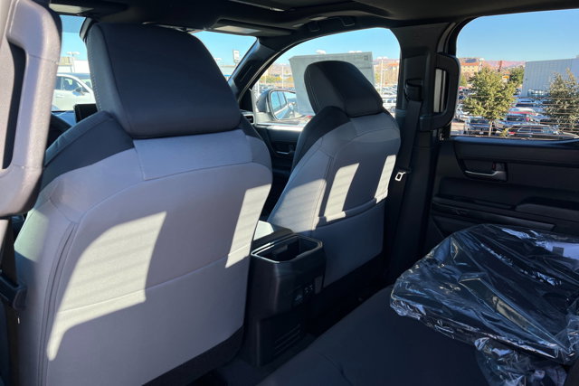 Vehicle image 19 of 24