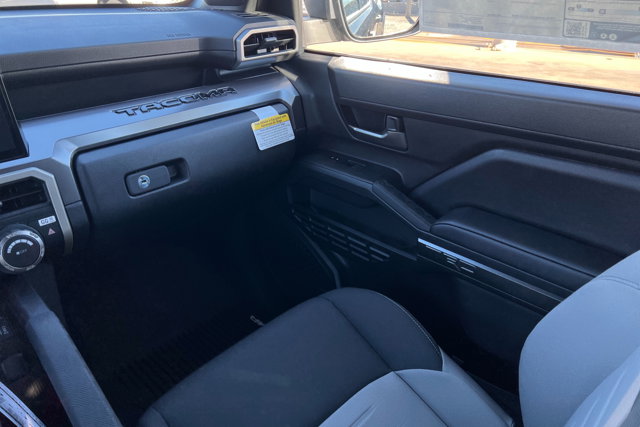 Vehicle image 10 of 24