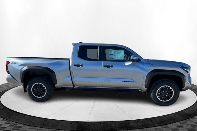 Vehicle image 4 of 24