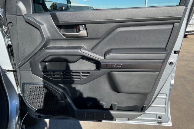 Vehicle image 22 of 24
