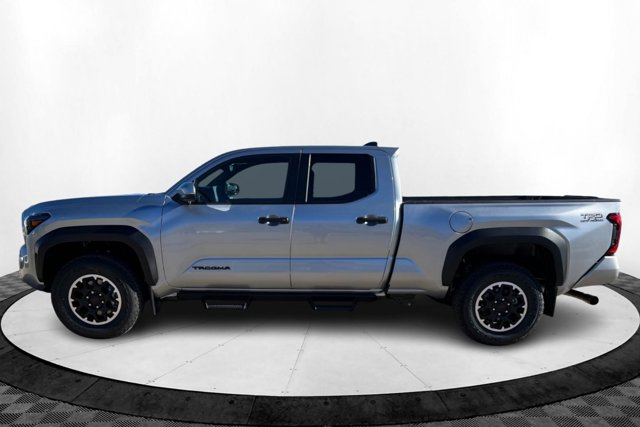Vehicle image 8 of 24