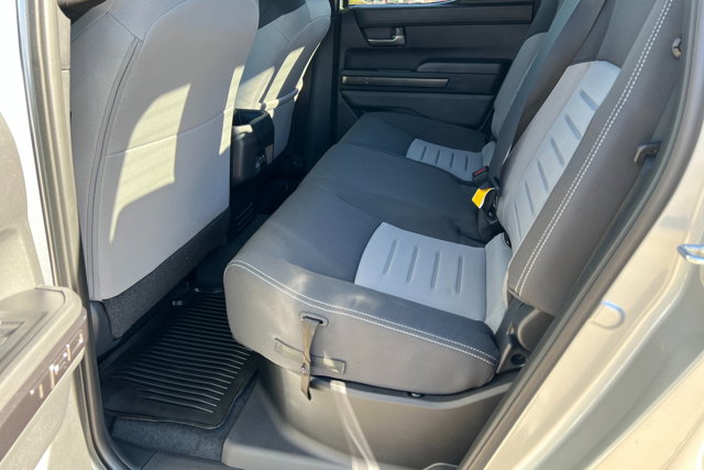 Vehicle image 21 of 24